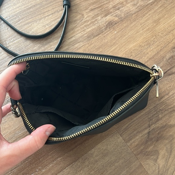 Michaels Kors Chain Leather Crossbody Bag - Picture 4 of 5